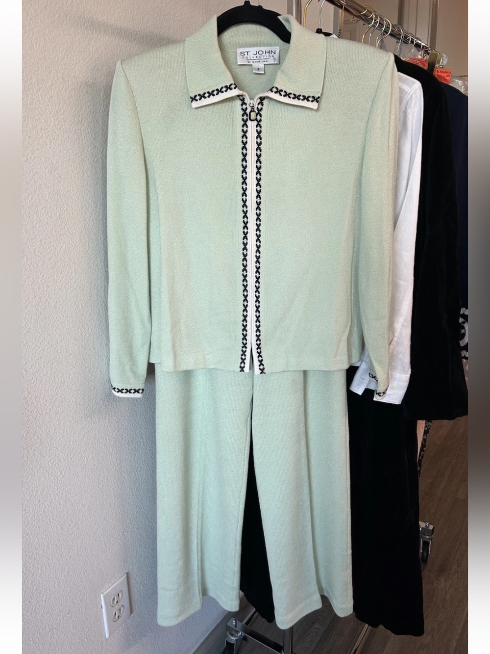 Vintage St John Collection Santana Knit Pantsuit Sz 6 Mint Green 2Pc Marie Gray